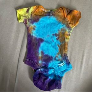 Gerber Organic Cotton Tie-Dye Preemie Onesie